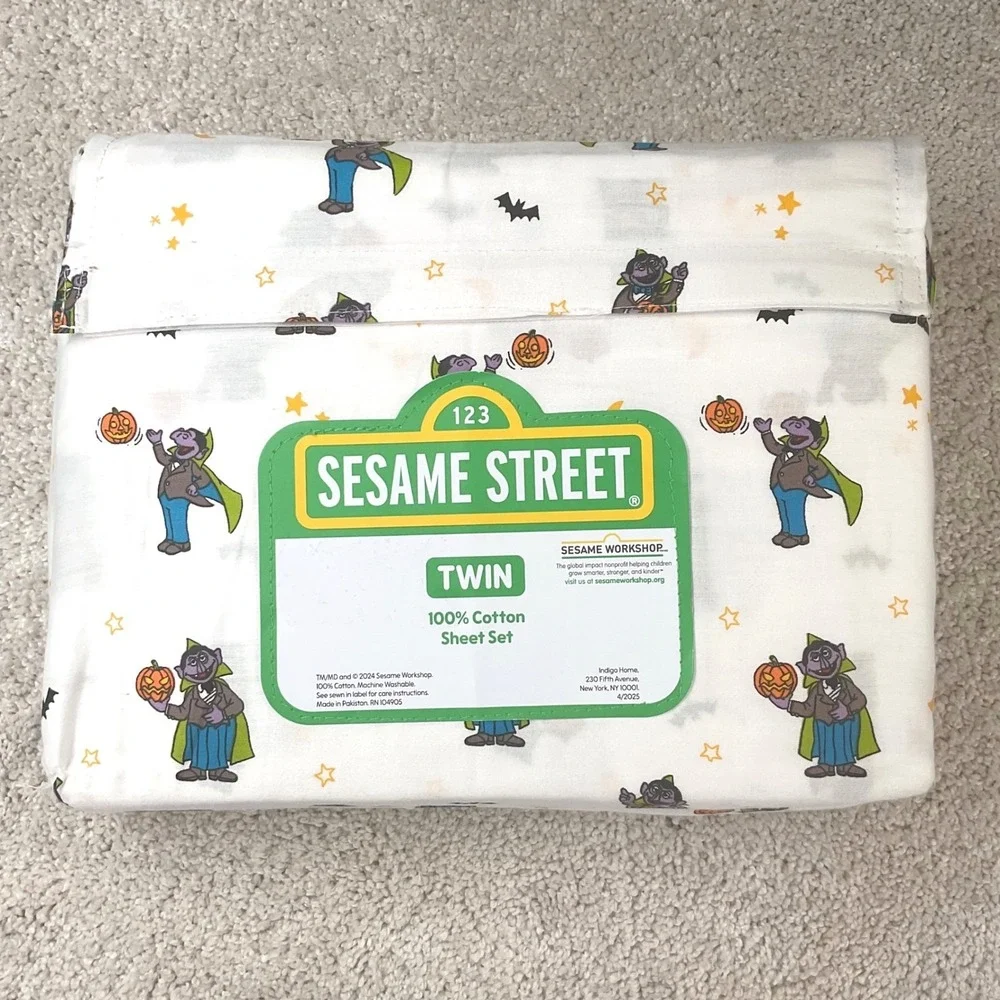 Sesame Street The Count Halloween Twin Sheet Set 100% Cotton Vampire Pumpkin New